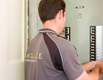 Essential Checklist to Finding a Professional Commercial and Domestic Electrician